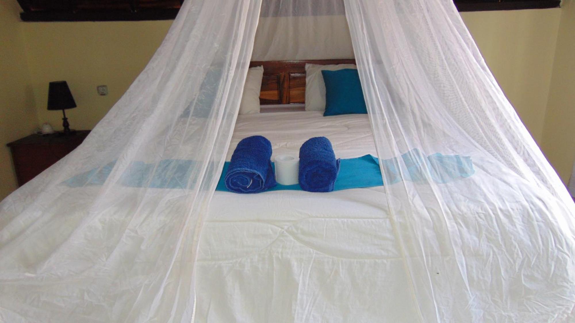 Sister Bungalow Hotel Gili Air Exterior photo